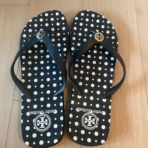 Tory burch flip flops